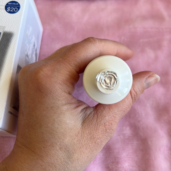 3 items for $40 Korres brand new sealed skin/body care - Picture 7 of 7